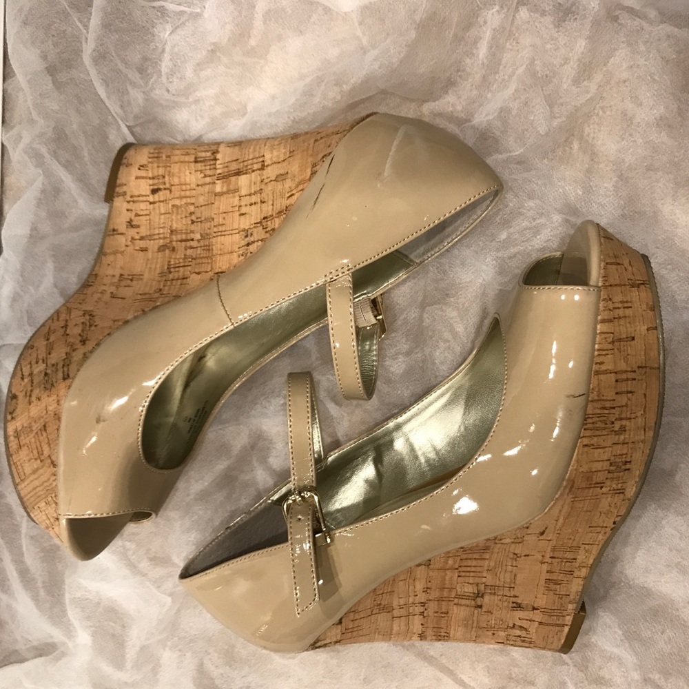 Gorgeous wedge heel by GUESS!